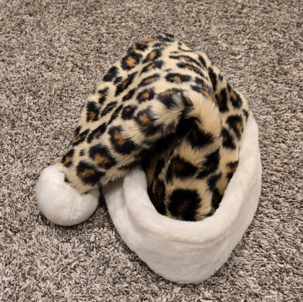 Target Animal Print White Faux Fur Trim Christmas Santa Hat Adult One Size